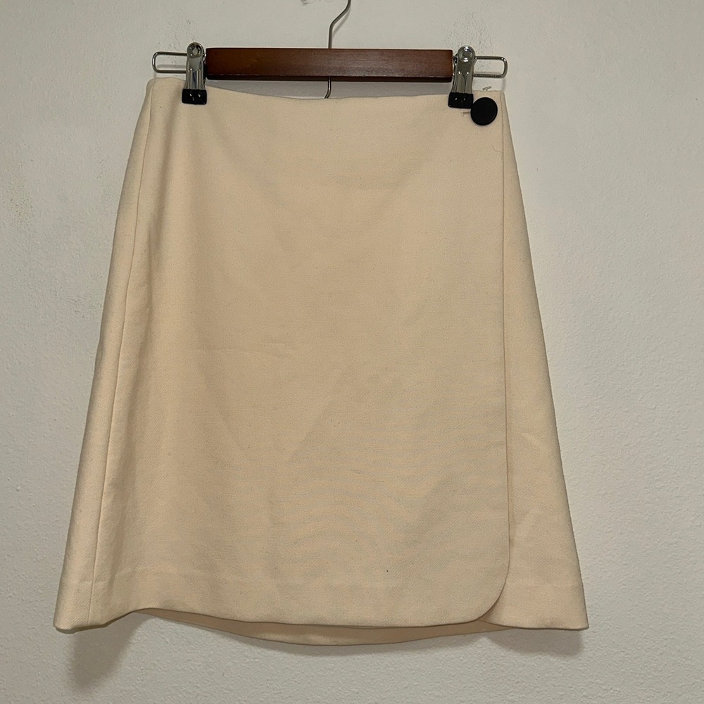 Ann Taylor Loft Wrap‎ Mini Skirt Women Size 0 Ivory Button Detail